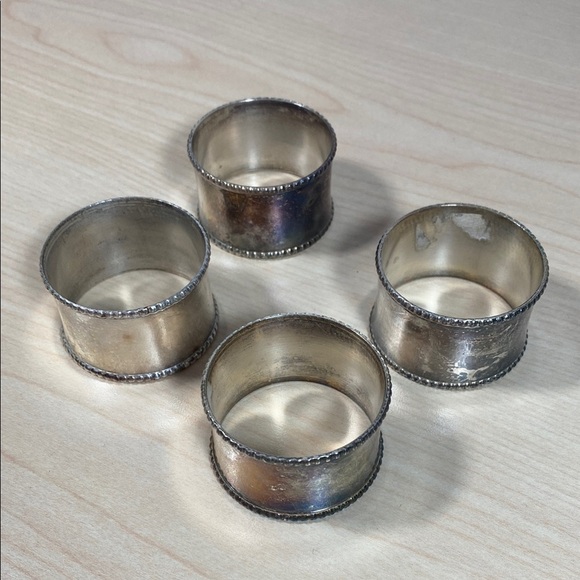 Silver Plated Napkin Rings Set of 4 - Picture 4 of 5